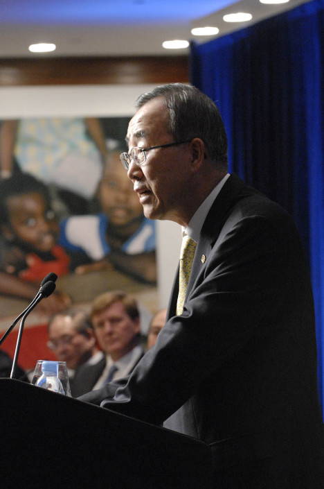 UN Secretary-General Ban Ki-moon addresses meeting
